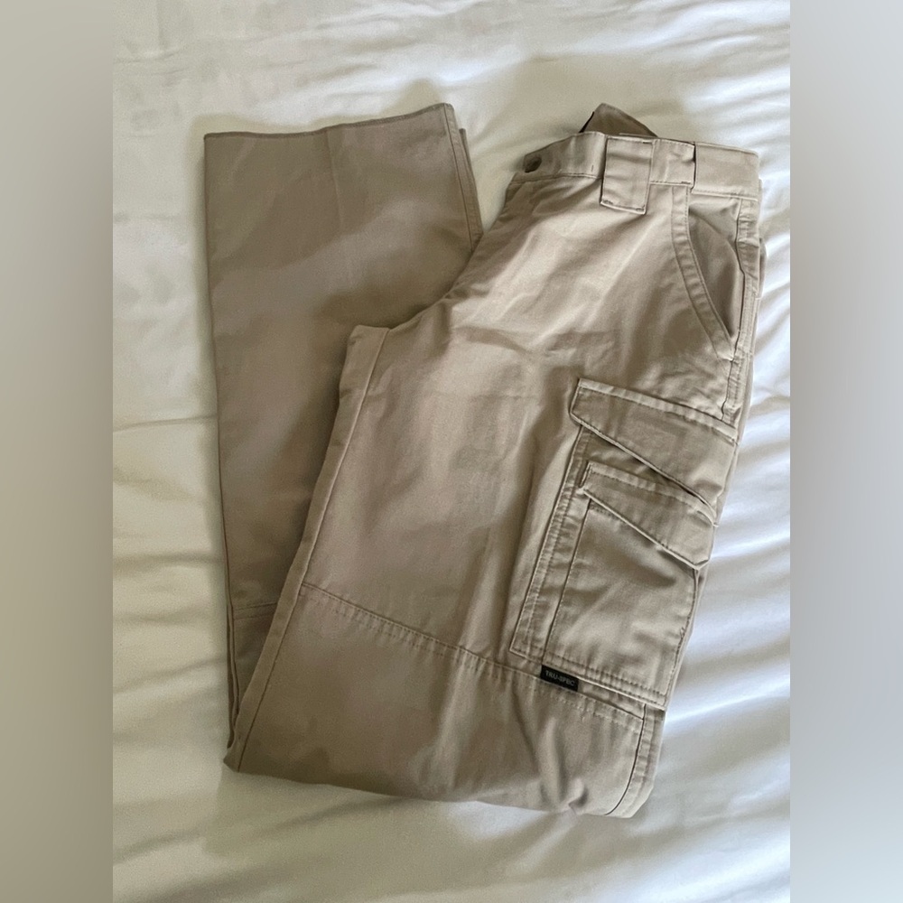 Women's Classic Tan Cargo Pants